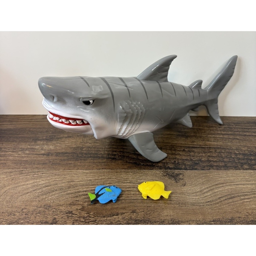 Adventure Force Crunch & Carry 12" Great White Shark Jaw Action Storage W Fish